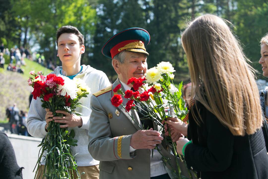 Vilniaus Antakalnio kapinėse tradiciškai paminėta Pergalės diena