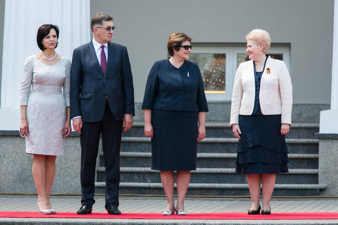 D. Grybauskaitė dalyvavo Valstybės vėliavų pakėlimo ceremonijoje