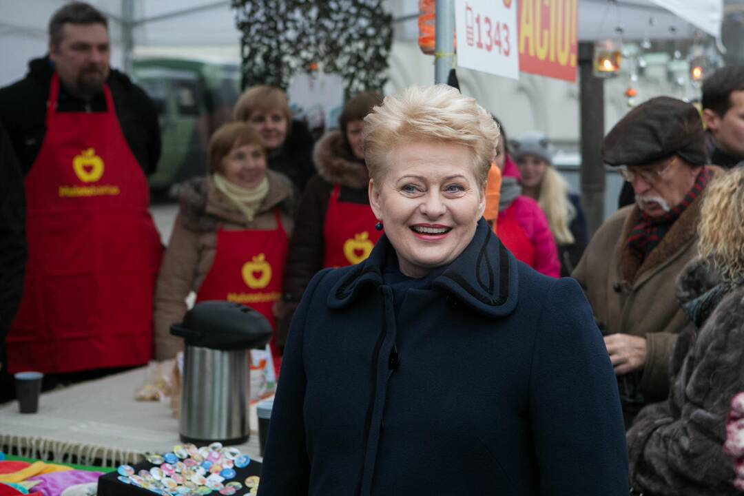 Prezidentė dalyvavo kalėdinėje mugėje Daukanto aikštėje