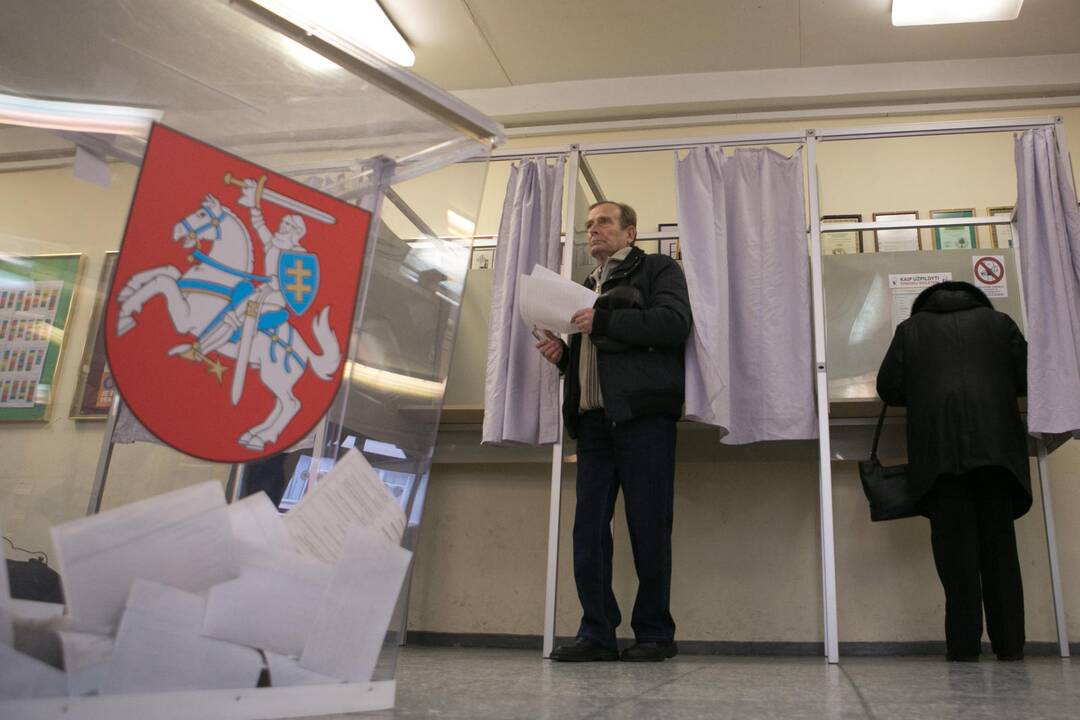Rinkimuose jau balsavo ir šalies premjeras
