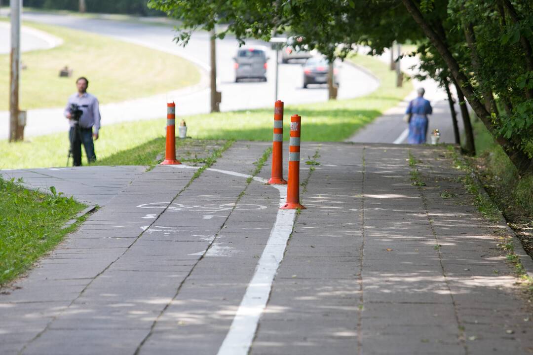 Pavojinga dviračių tako atkarpa ties Narbuto gatve sostinėje