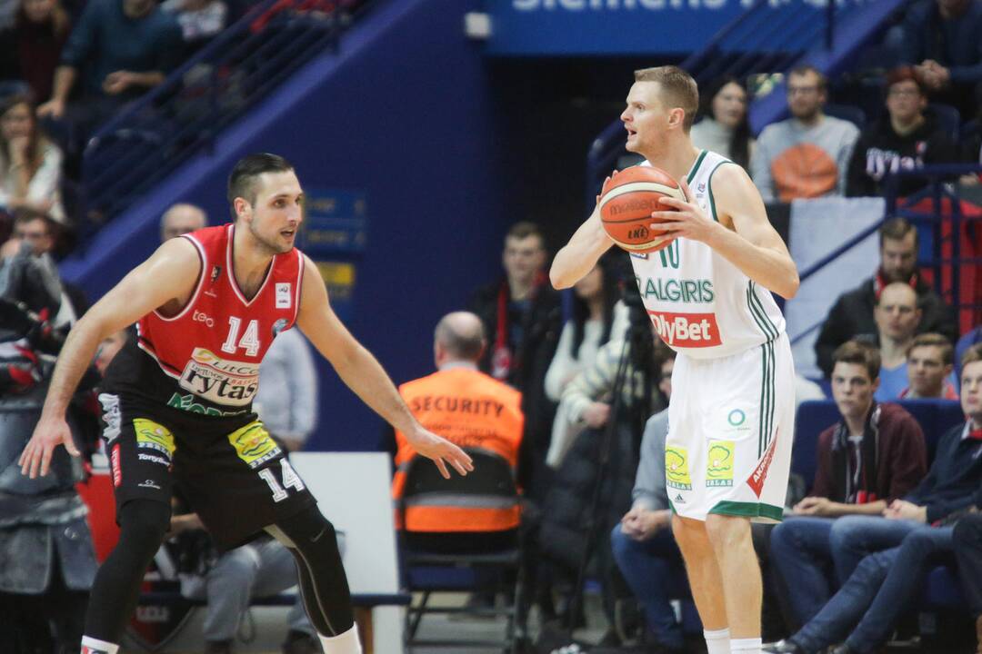 LKL: „Žalgiris“ Vilniuje įveikė „Lietuvos rytą“