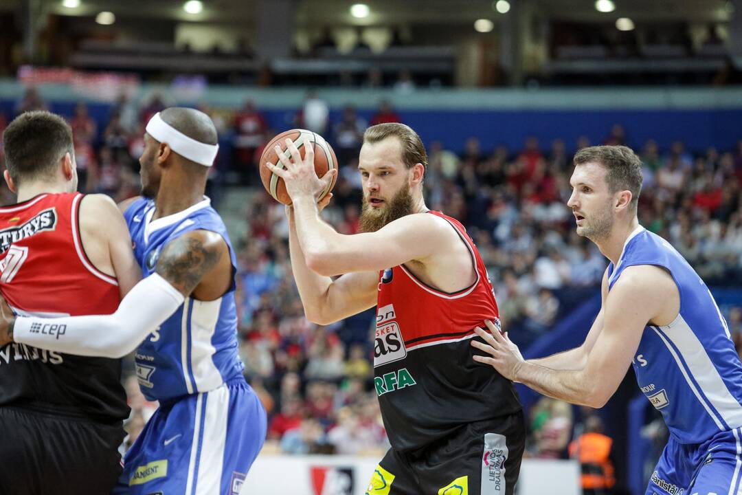 LKL pusfinalis: „Lietuvos rytas“ – „Neptūnas“ 72:73