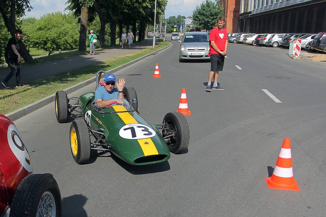 „Formula Junior” bolidų paradas Kaune