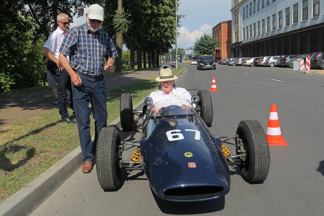 „Formula Junior” bolidų paradas Kaune