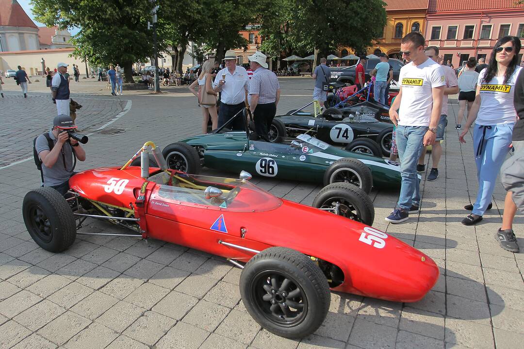 „Formula Junior” bolidų paradas Kaune