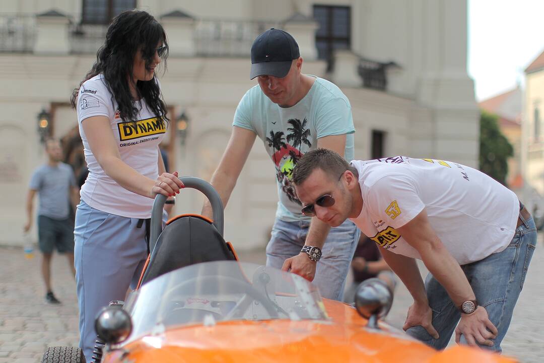 „Formula Junior” bolidų paradas Kaune