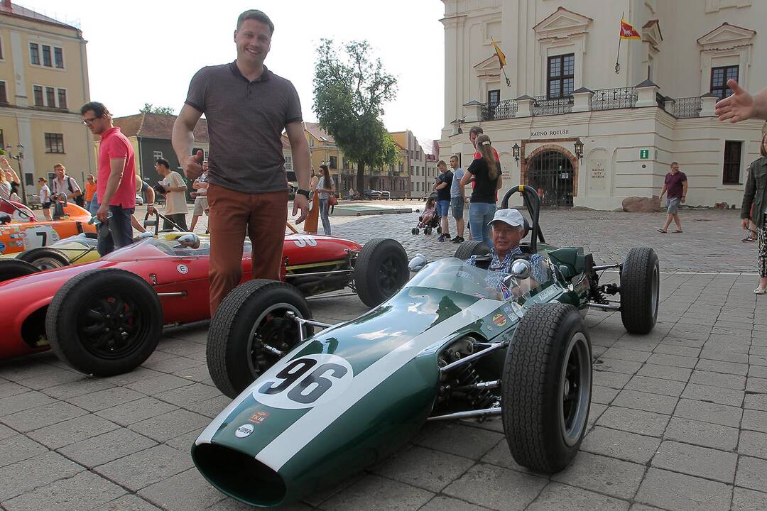„Formula Junior” bolidų paradas Kaune