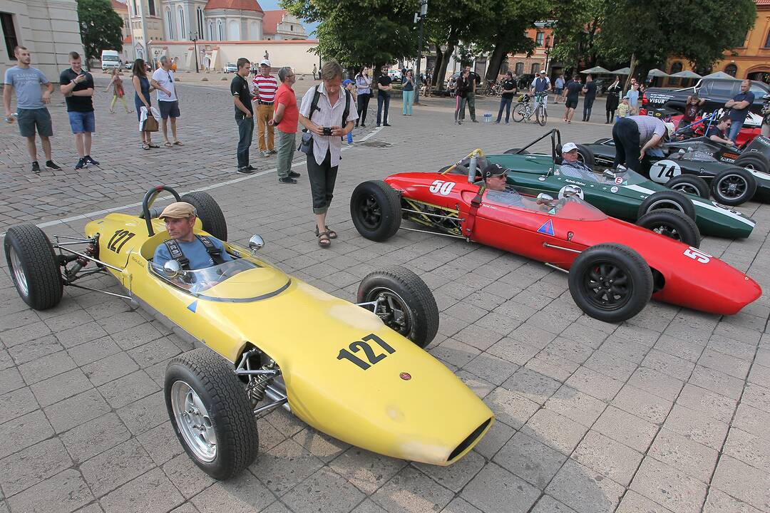 „Formula Junior” bolidų paradas Kaune