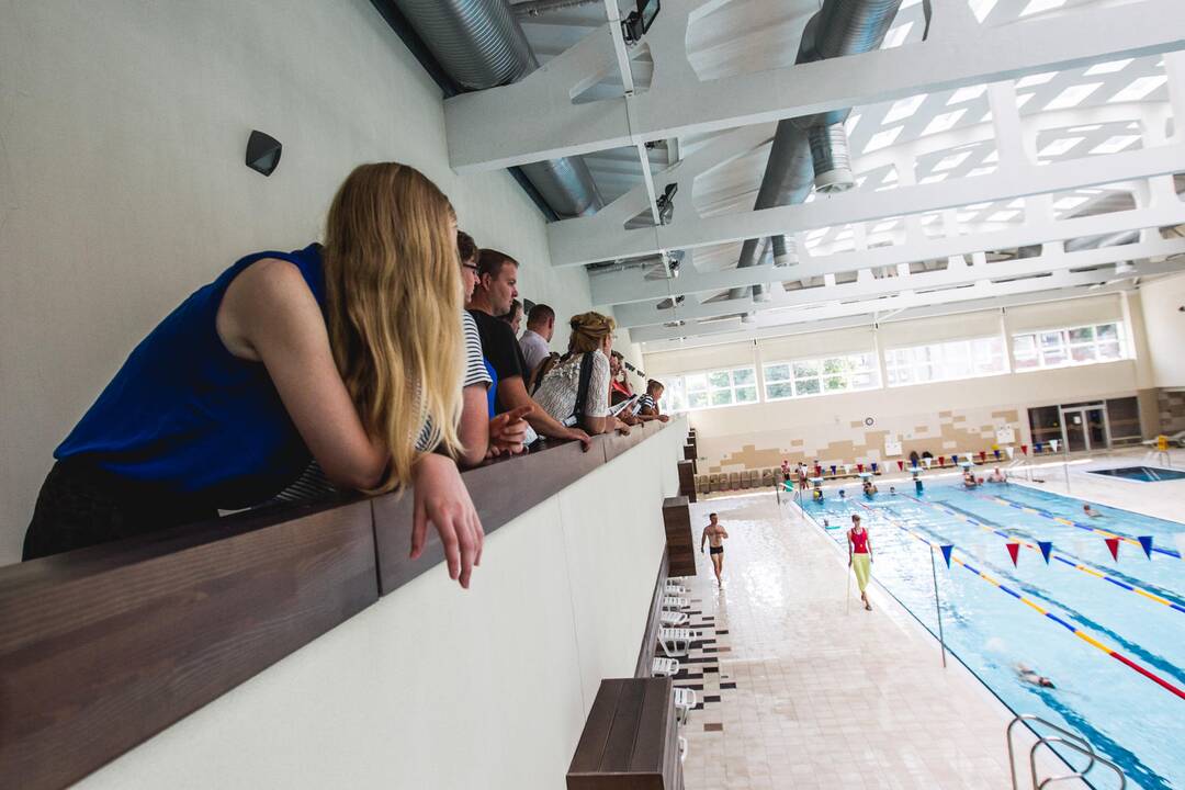 „Girstučio“ baseiną apgulė plaukimo pamokų ištroškę vaikai