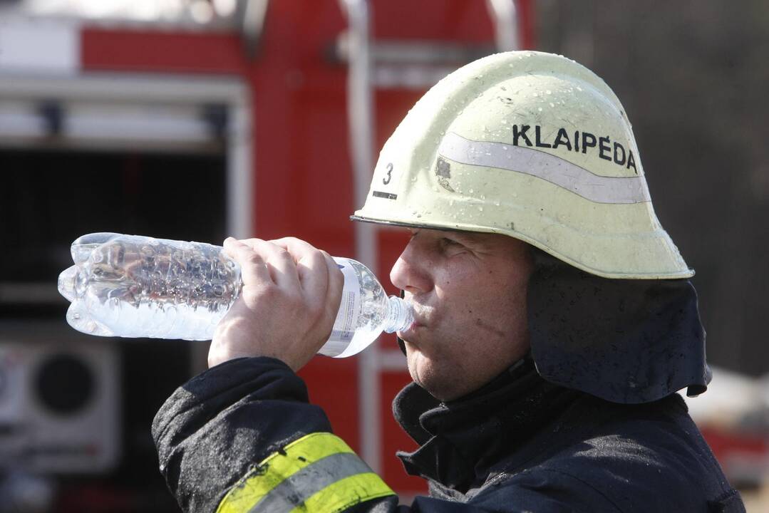 Kisinių kaime liepsnojo namas