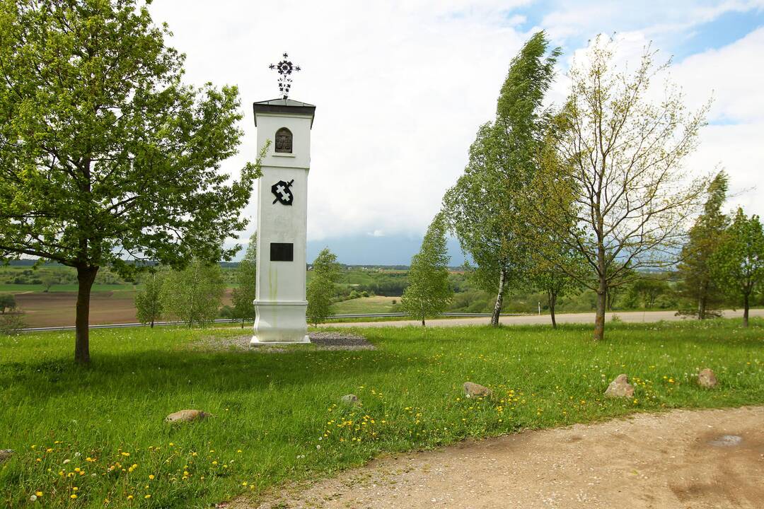 Babtai – tarp Nevėžio ir autostrados