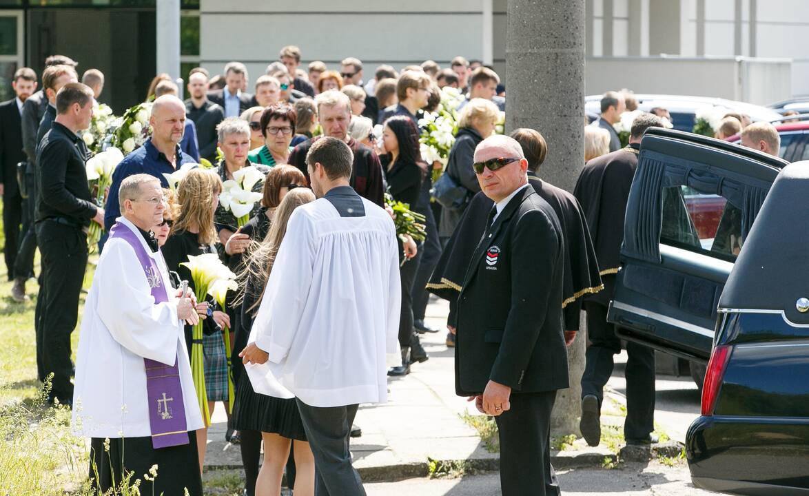 Nužudyto verslininko Aurimo Rapalio laidotuvės