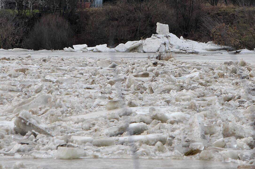 Ledonešis Neryje