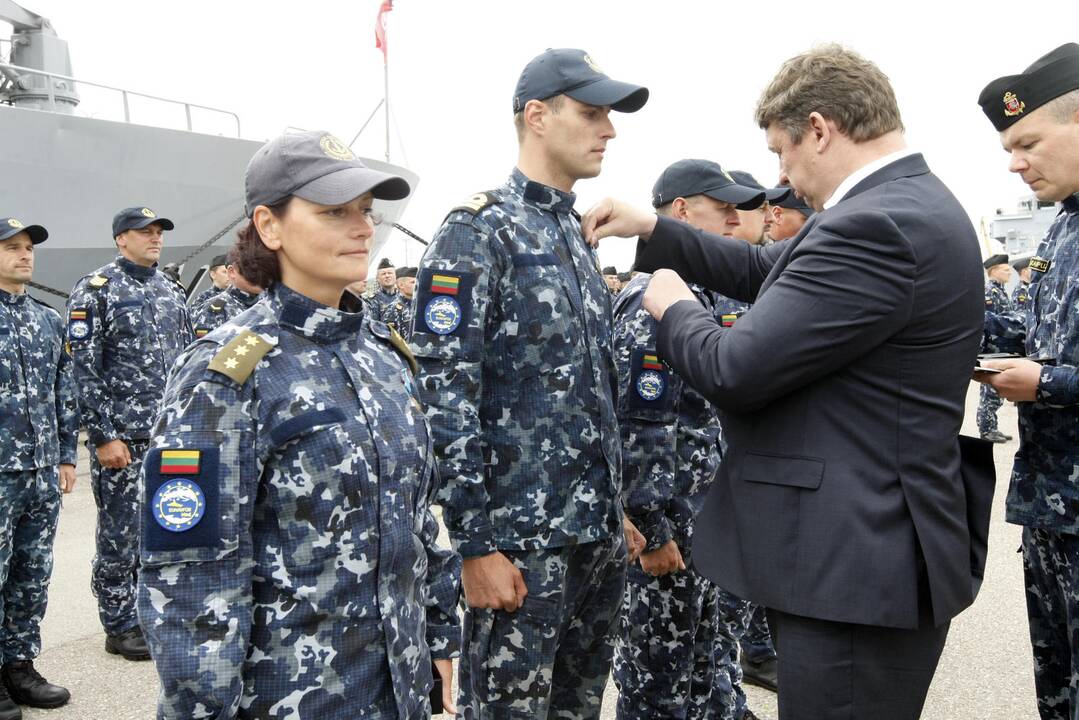 Ceremonija: iškilmingai sutikti tarptautinėje misijoje "Sophia" dalyvavę kariai.