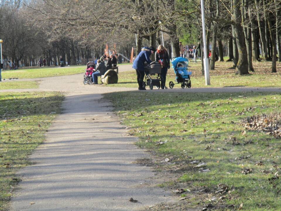 Kauniečiai užplūdo Draugystės parką