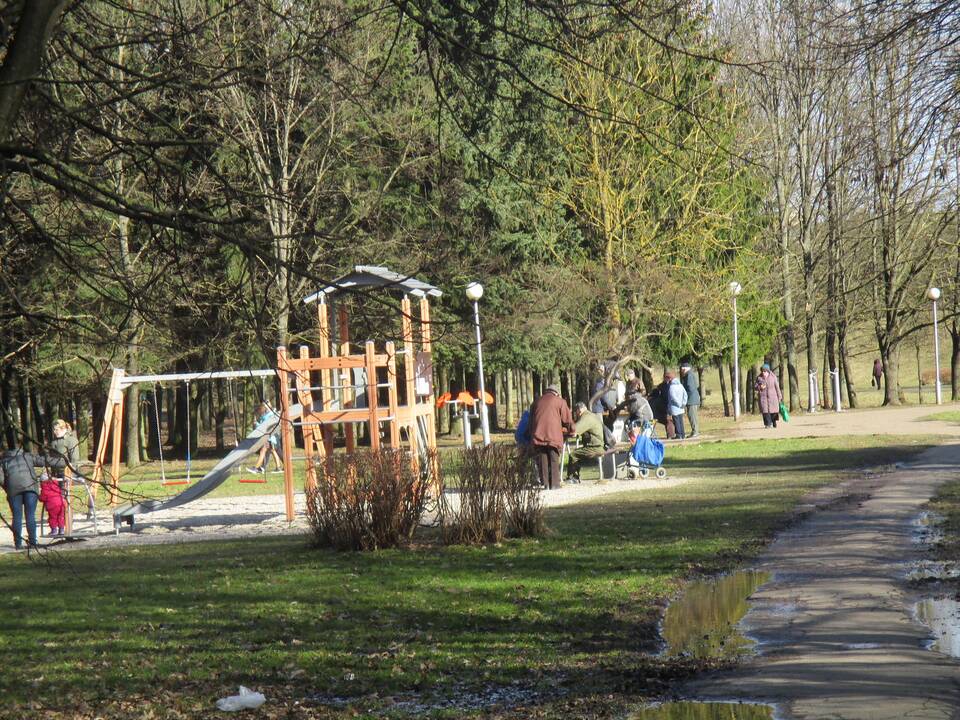 Kauniečiai užplūdo Draugystės parką