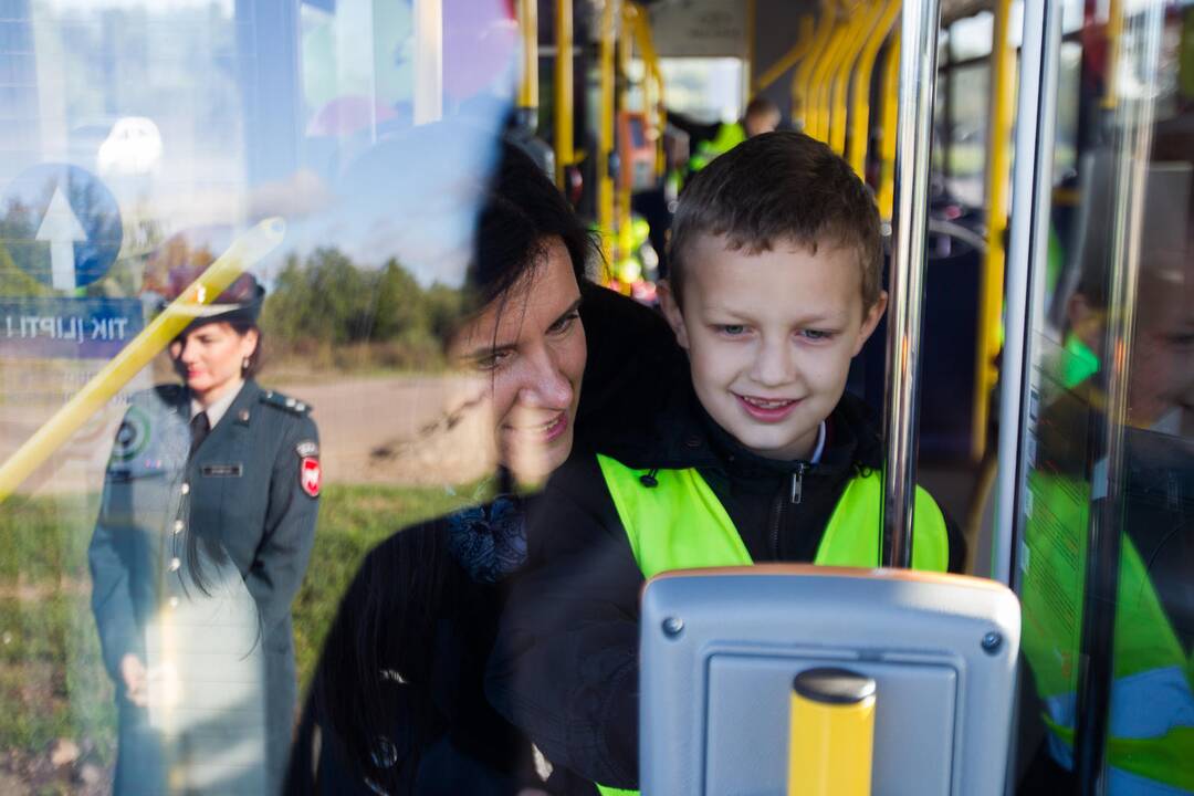 Mokiniai dalyvavo akcijoje "Į mokyklą važiuoju pats"