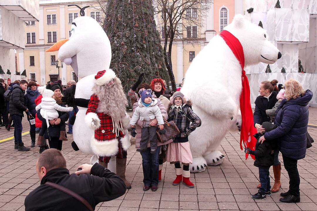 Antroji Kalėdų diena prie Kauno eglės