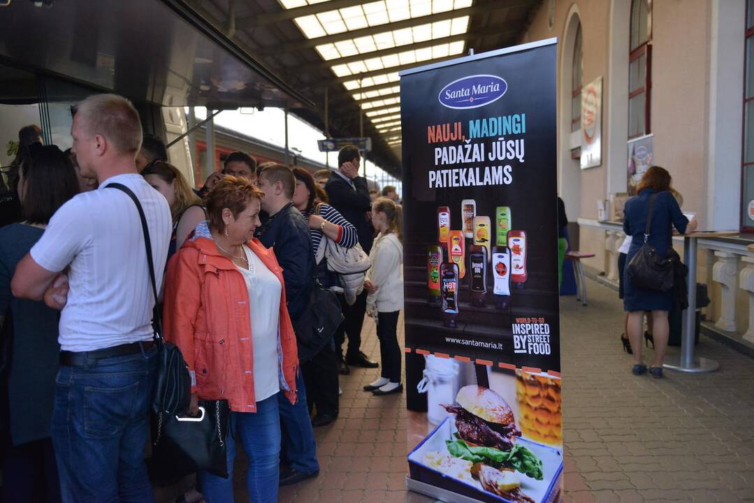 Vasaros kelionių traukiniais sezono atidarymas