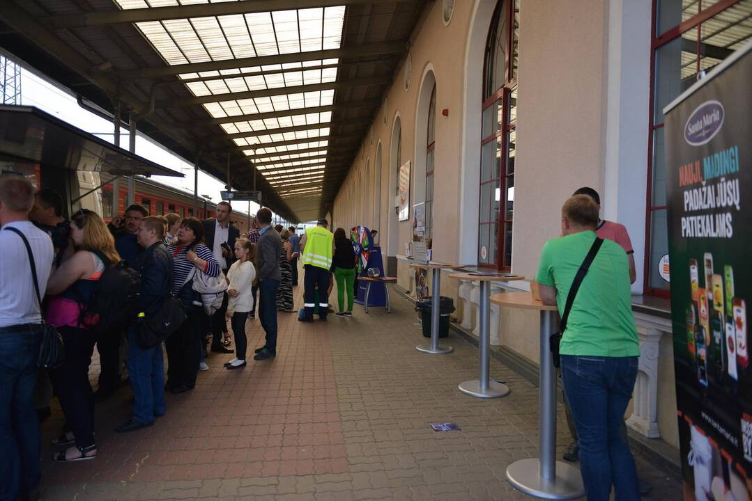 Vasaros kelionių traukiniais sezono atidarymas