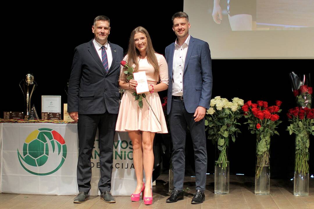 Lietuvos rankinio čempionatų apdovanojimai