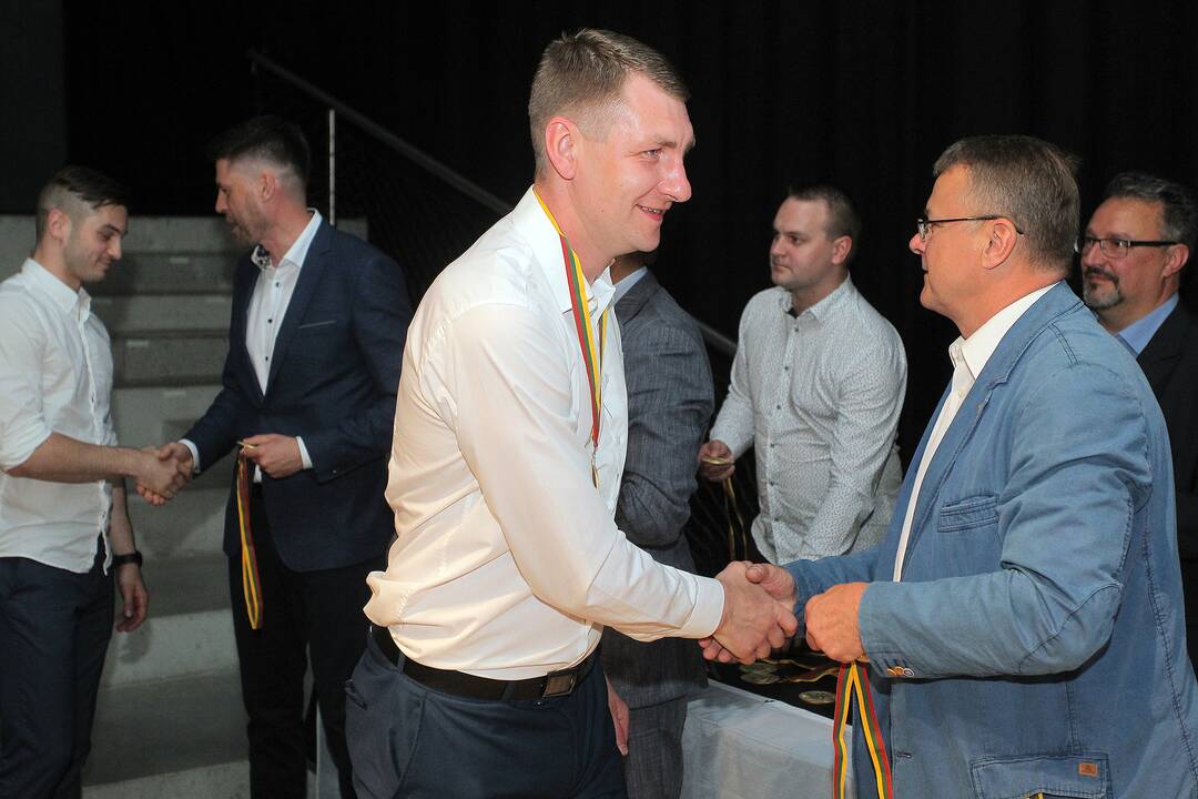 Lietuvos rankinio čempionatų apdovanojimai