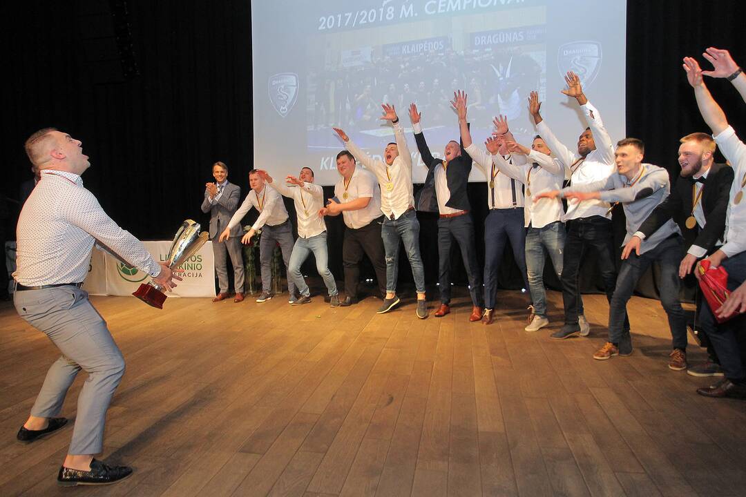Lietuvos rankinio čempionatų apdovanojimai
