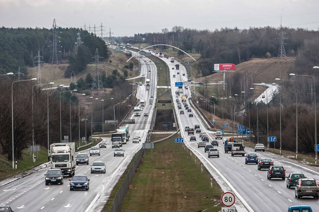 Įvardijo, kada į Lietuvos pajūrį ir ežerų kraštą važiuosime gerais keliais