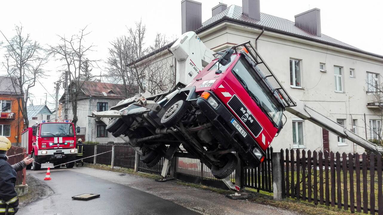 Žaliakalnyje nuvirto keltuvas