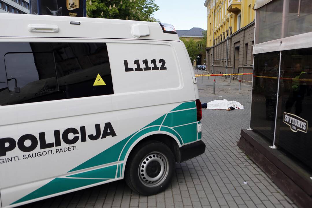 Paryčiais Klaipėdos centre nudurtas vyras