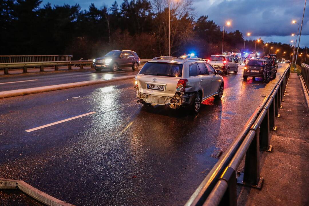 Avarija ant Lideikio gatvės viaduko