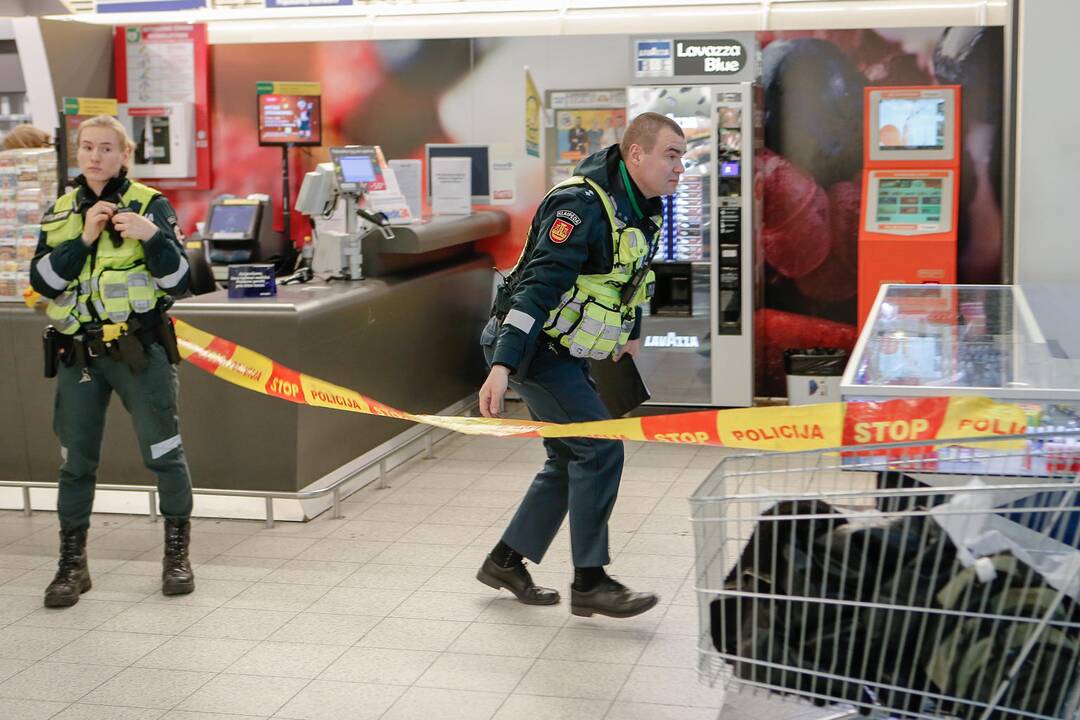 Klaipėdos „Akropolyje“ mirtinai nudurtas apsaugos darbuotojas