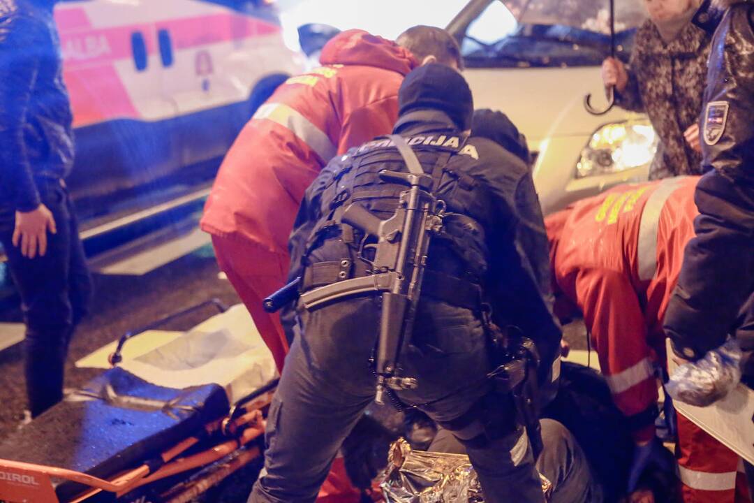 Pėsčiųjų perėjoje ties Lietuvininkų aikšte partrenktas žmogus