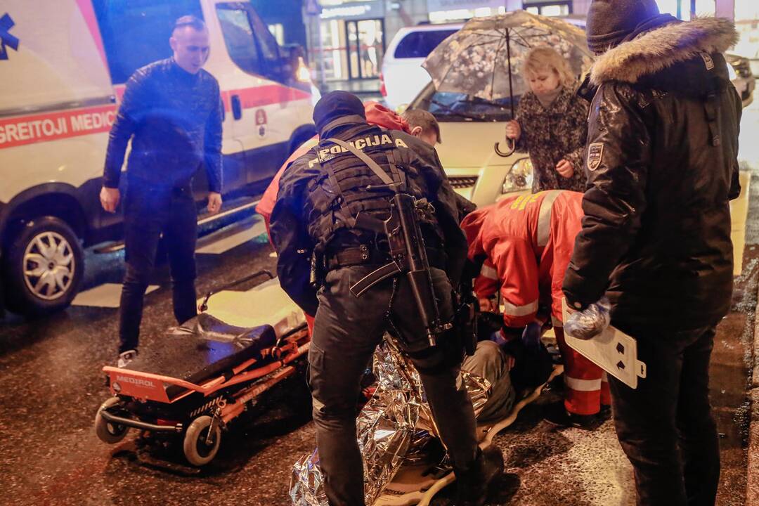 Pėsčiųjų perėjoje ties Lietuvininkų aikšte partrenktas žmogus