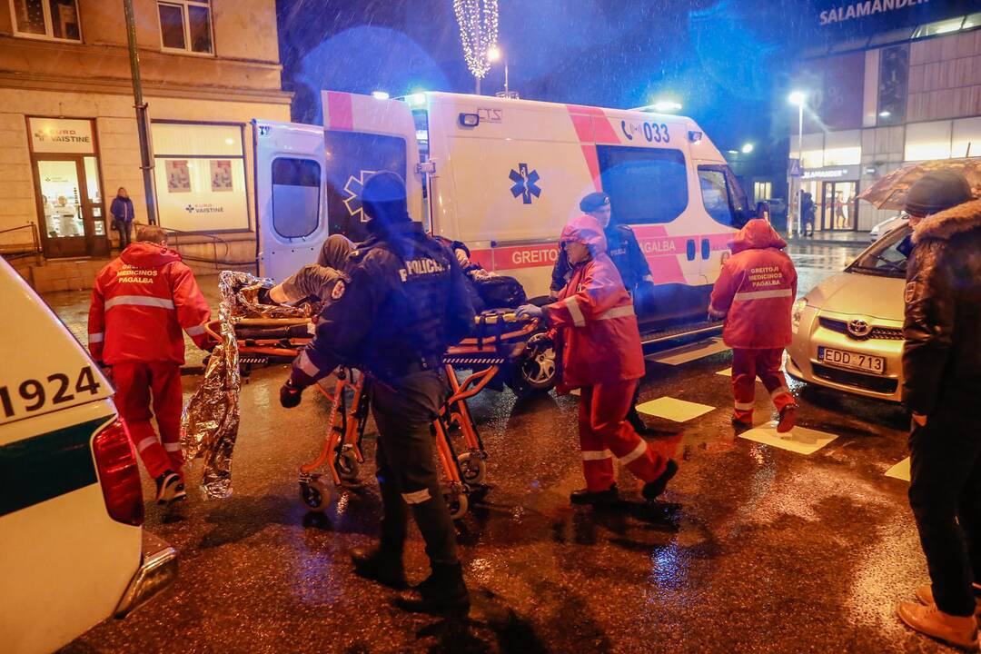Pėsčiųjų perėjoje ties Lietuvininkų aikšte partrenktas žmogus