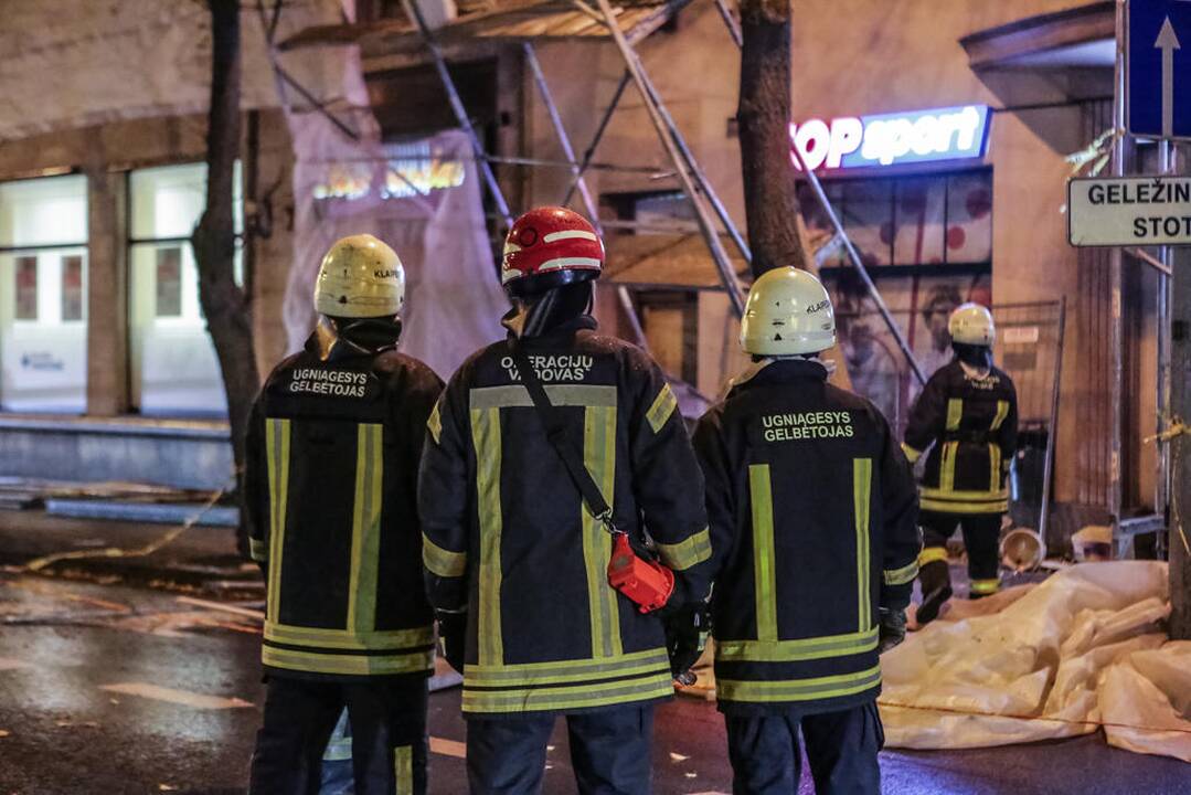 Herkaus Manto gatvėje nuvirto pastoliai