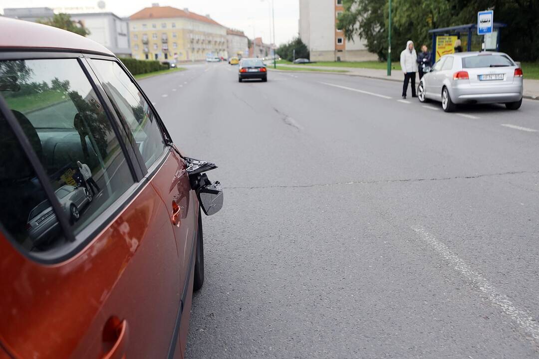 Dviratininkas nukentėjo perėjoje