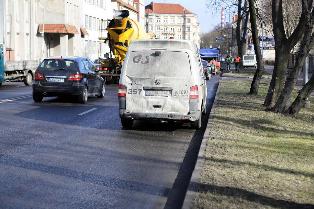 Minijos gatvėje susidūrė trys automobilaii