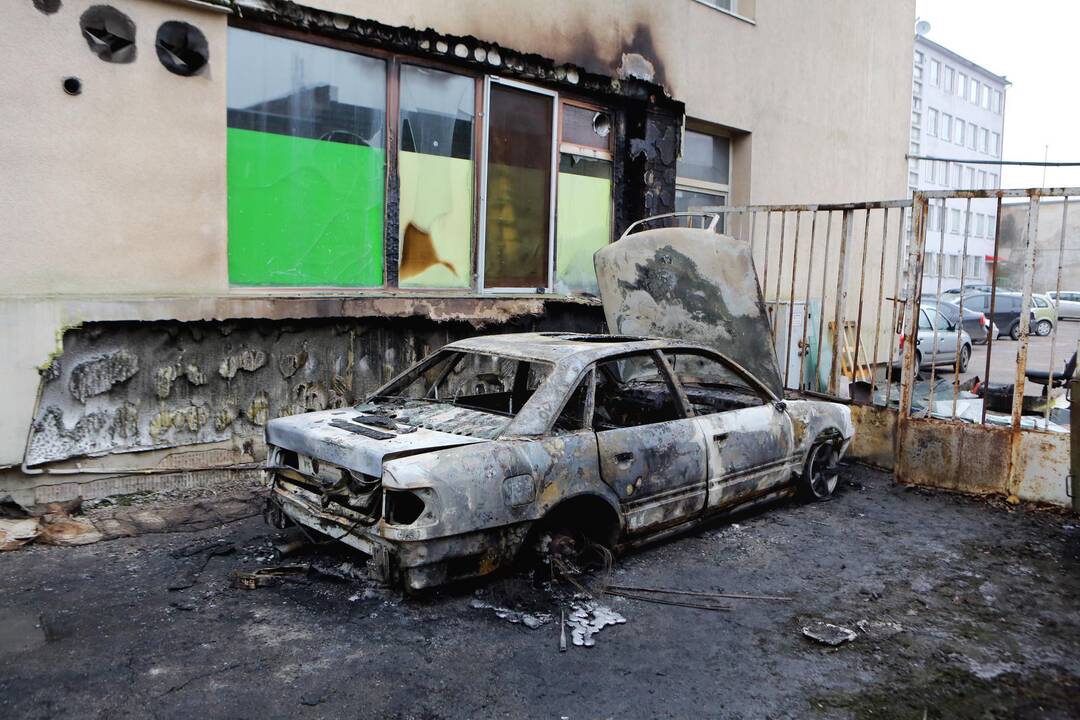 Klaipėdoje degė automobilis