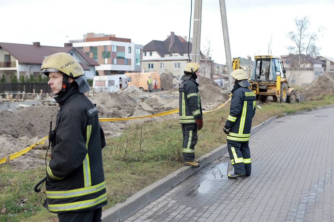 Klaipėdoje ekskavatoriaus kaušas perkirto dujotiekio vamzdį