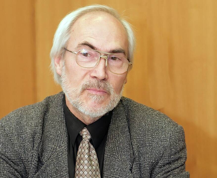 A.Šumskis.