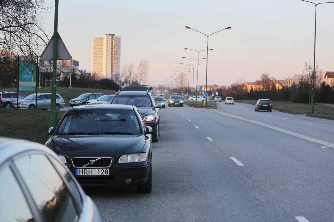 Klaipėdiečiai puikiai laiką leido ant ledo