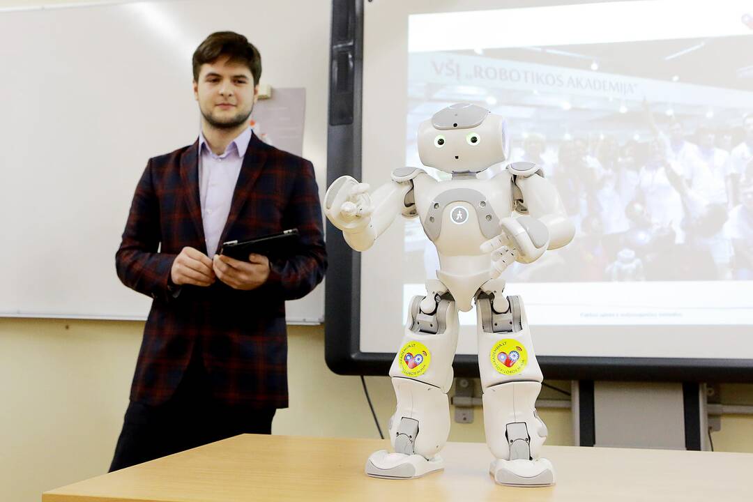 Klaipėdos universitetas bendradarbiaus su Robotikos akademija