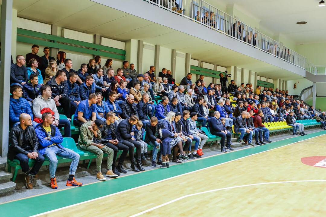 KMT: "Neptūnas-Akvaservis" - "Juventus" 64:81