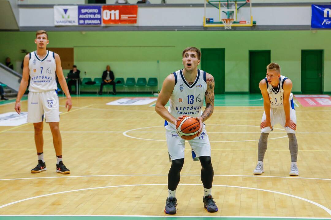 KMT: "Neptūnas-Akvaservis" - "Juventus" 64:81