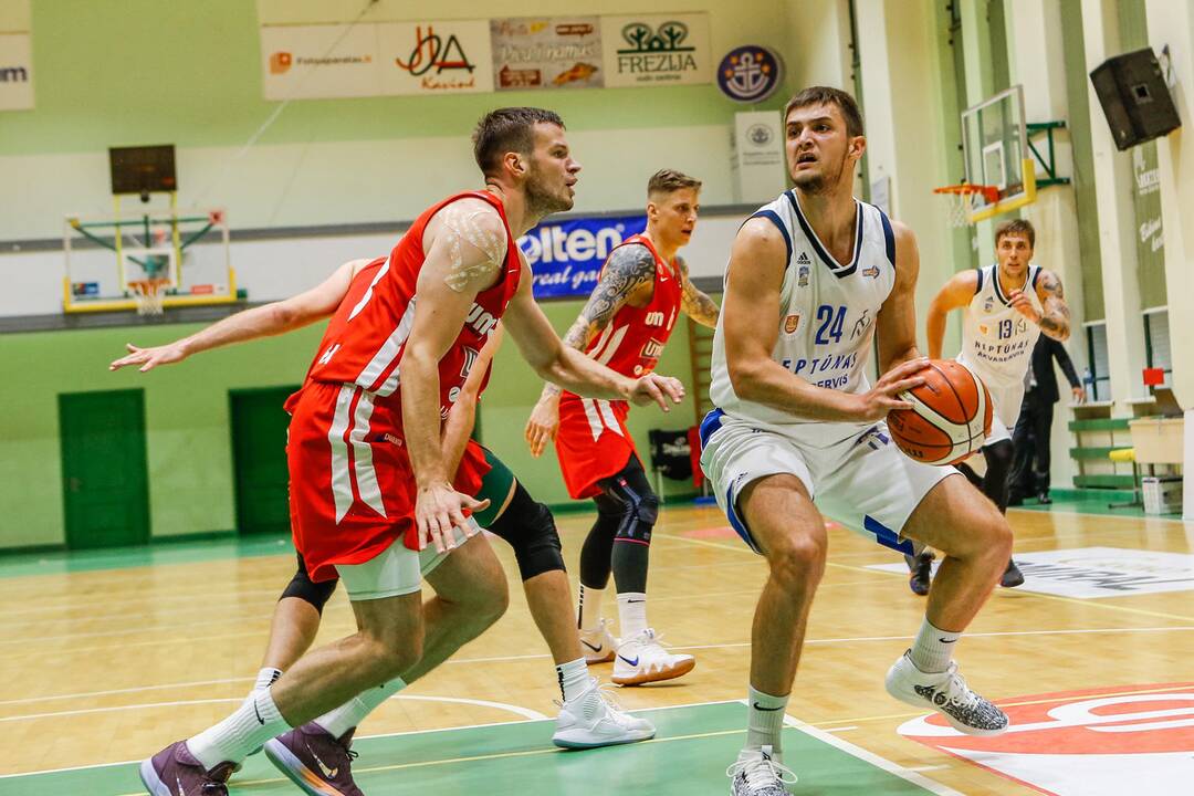 KMT: "Neptūnas-Akvaservis" - "Juventus" 64:81