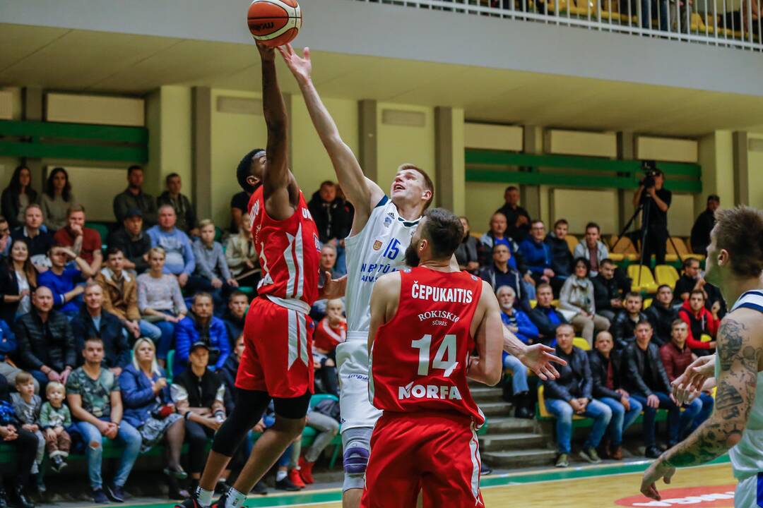 KMT: "Neptūnas-Akvaservis" - "Juventus" 64:81