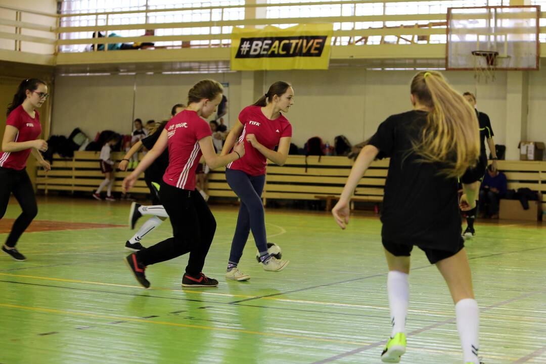 "Lady-Golo" salės futbolo turnyras