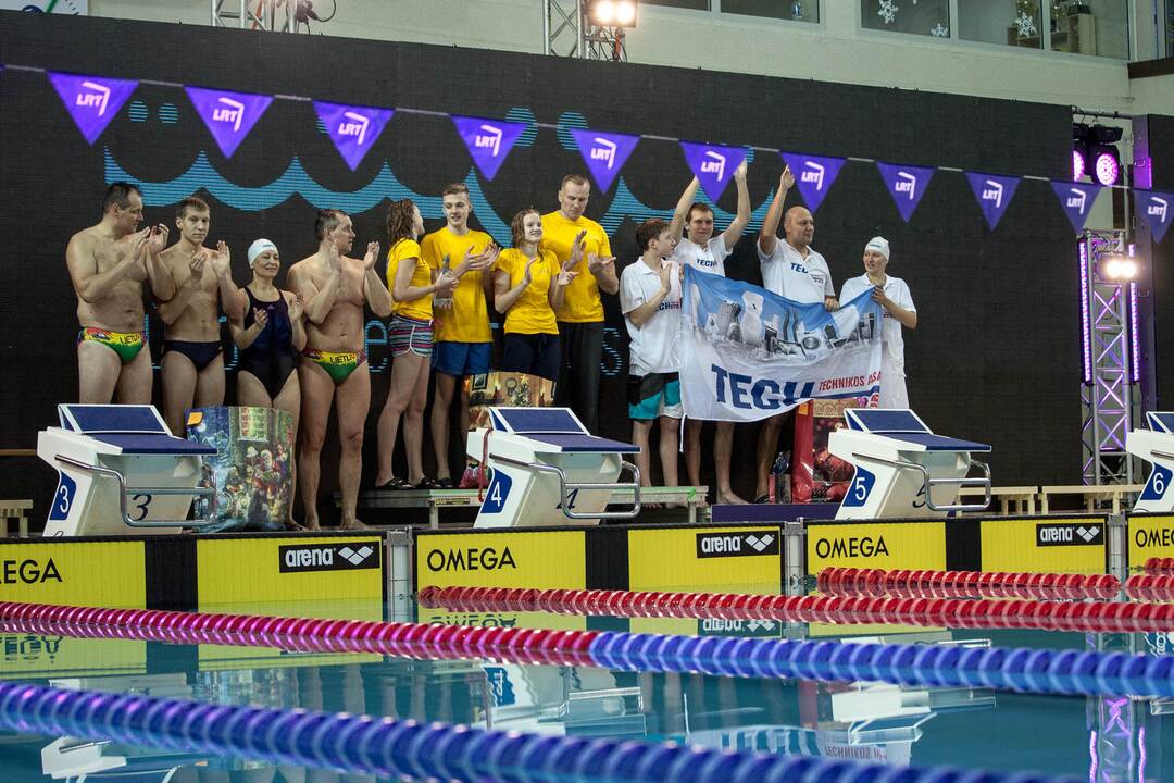 Šeimų plaukimo estafetės R. Meilutytės taurei laimėti